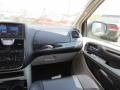 Sapphire Crystal Metallic - Town & Country Touring - L Photo No. 19