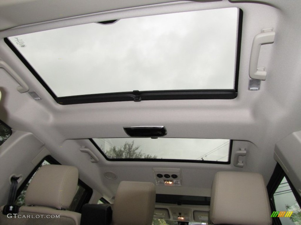 2013 Land Rover LR4 HSE Sunroof Photos