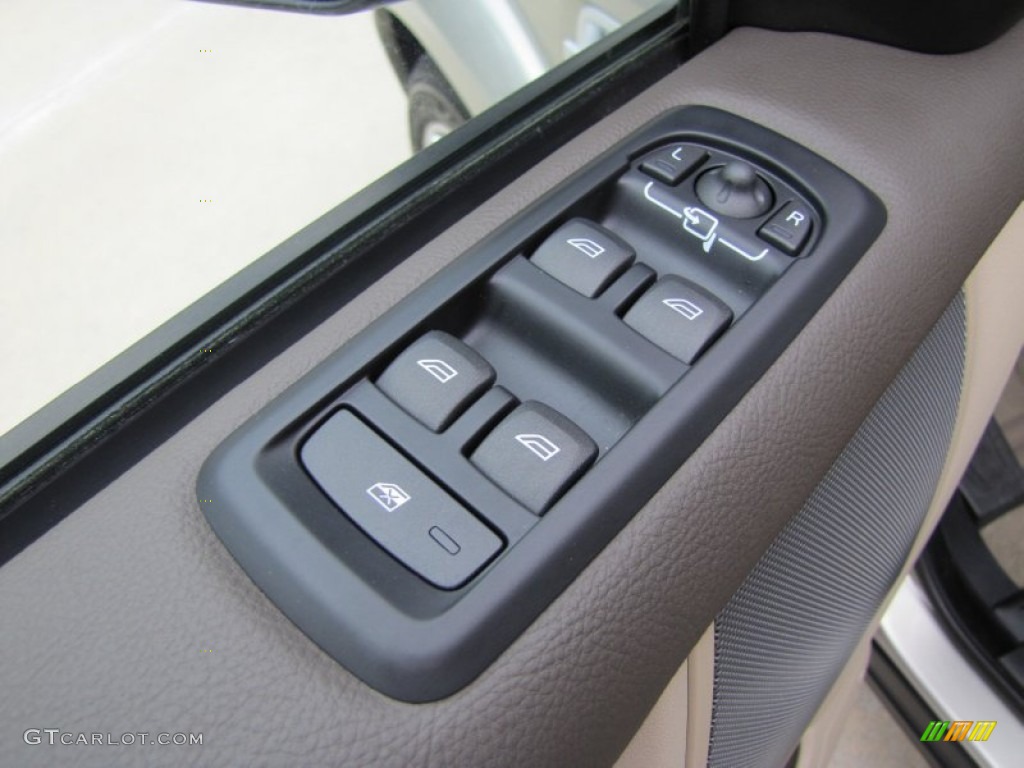 2013 Land Rover LR4 HSE Controls Photos