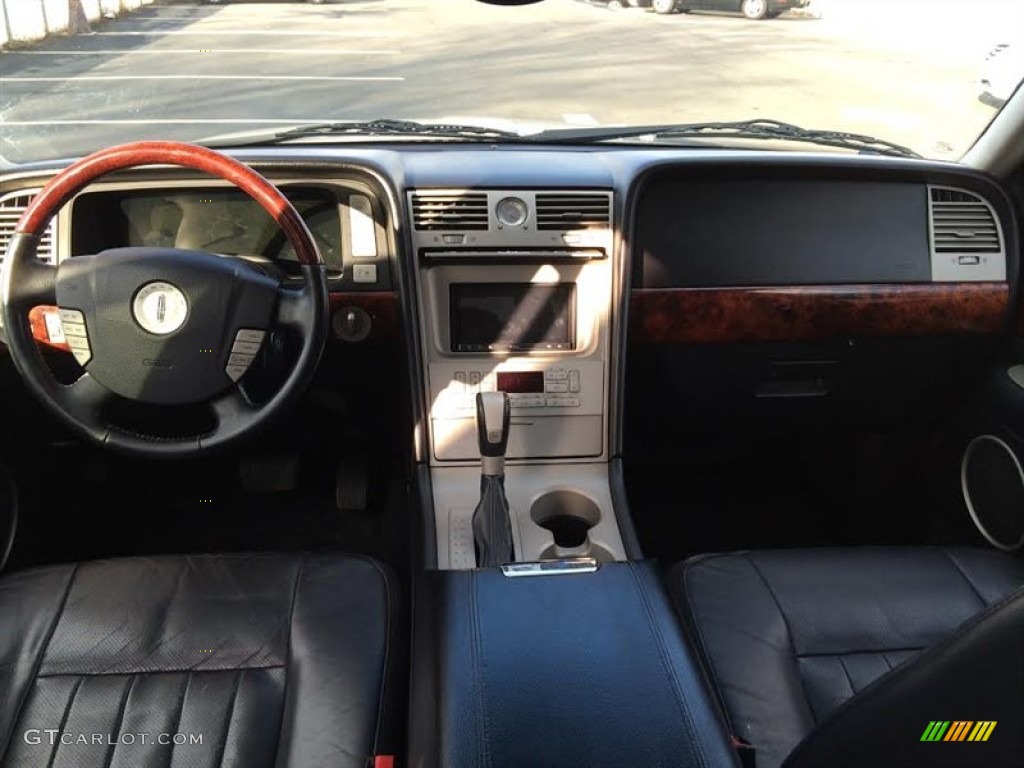 2003 Lincoln Navigator Luxury 4x4 Black Dashboard Photo #92195053