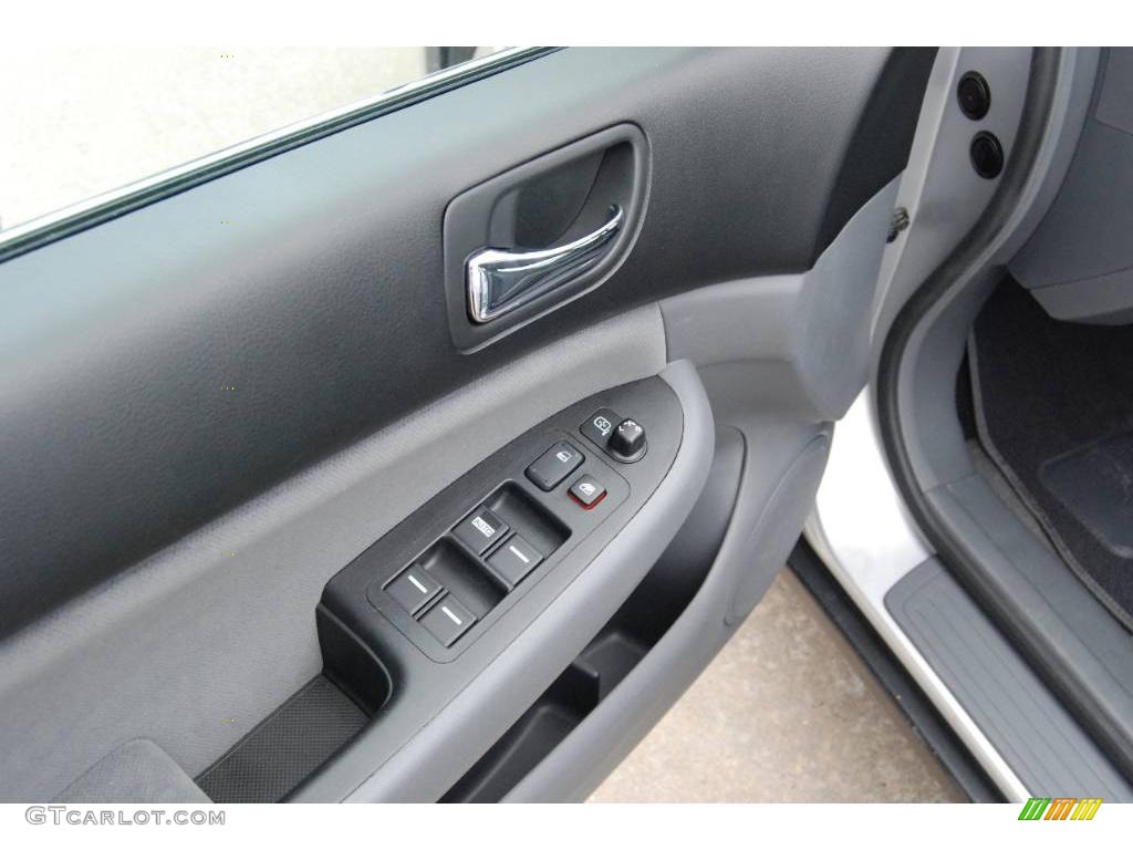 2007 Accord SE V6 Sedan - Alabaster Silver Metallic / Gray photo #11