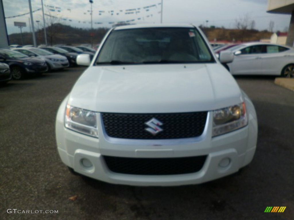 2010 Grand Vitara Premium 4x4 - White Water Pearl / Beige photo #2