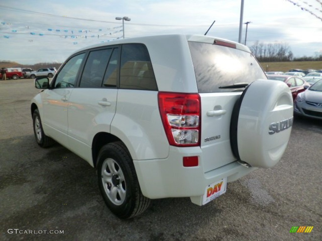 2010 Grand Vitara Premium 4x4 - White Water Pearl / Beige photo #5
