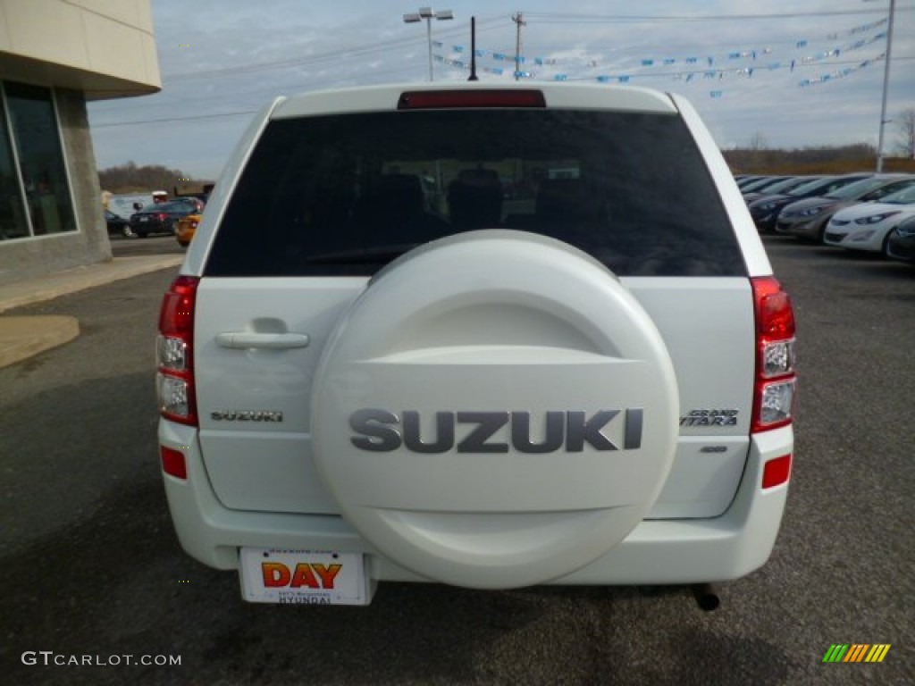 2010 Grand Vitara Premium 4x4 - White Water Pearl / Beige photo #6