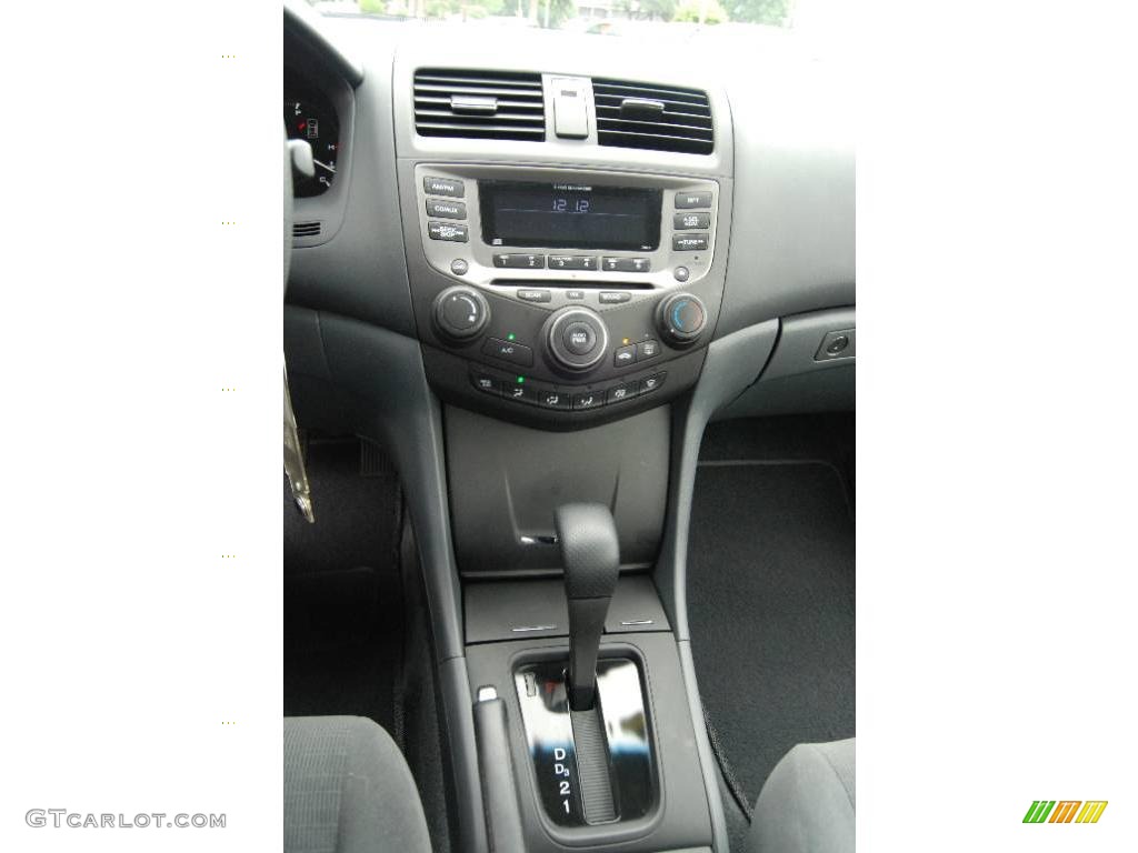 2007 Accord SE V6 Sedan - Alabaster Silver Metallic / Gray photo #16