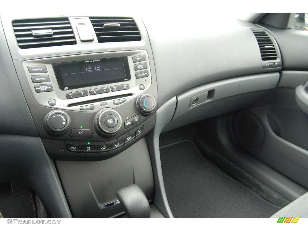 2007 Accord SE V6 Sedan - Alabaster Silver Metallic / Gray photo #17