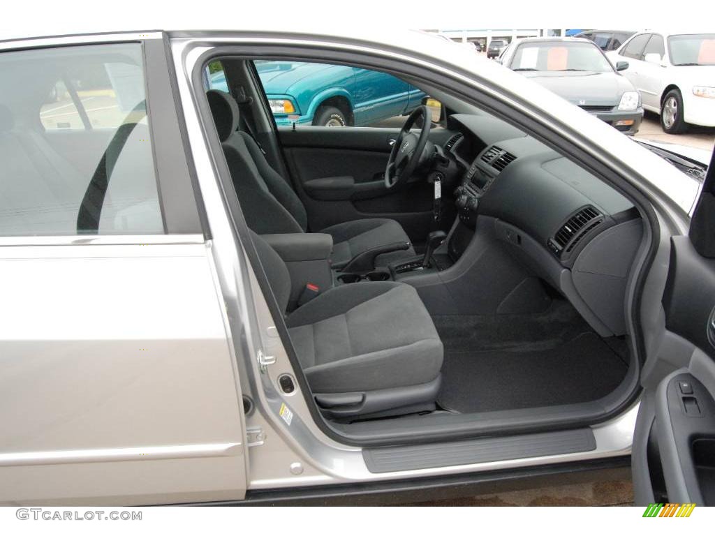 2007 Accord SE V6 Sedan - Alabaster Silver Metallic / Gray photo #25