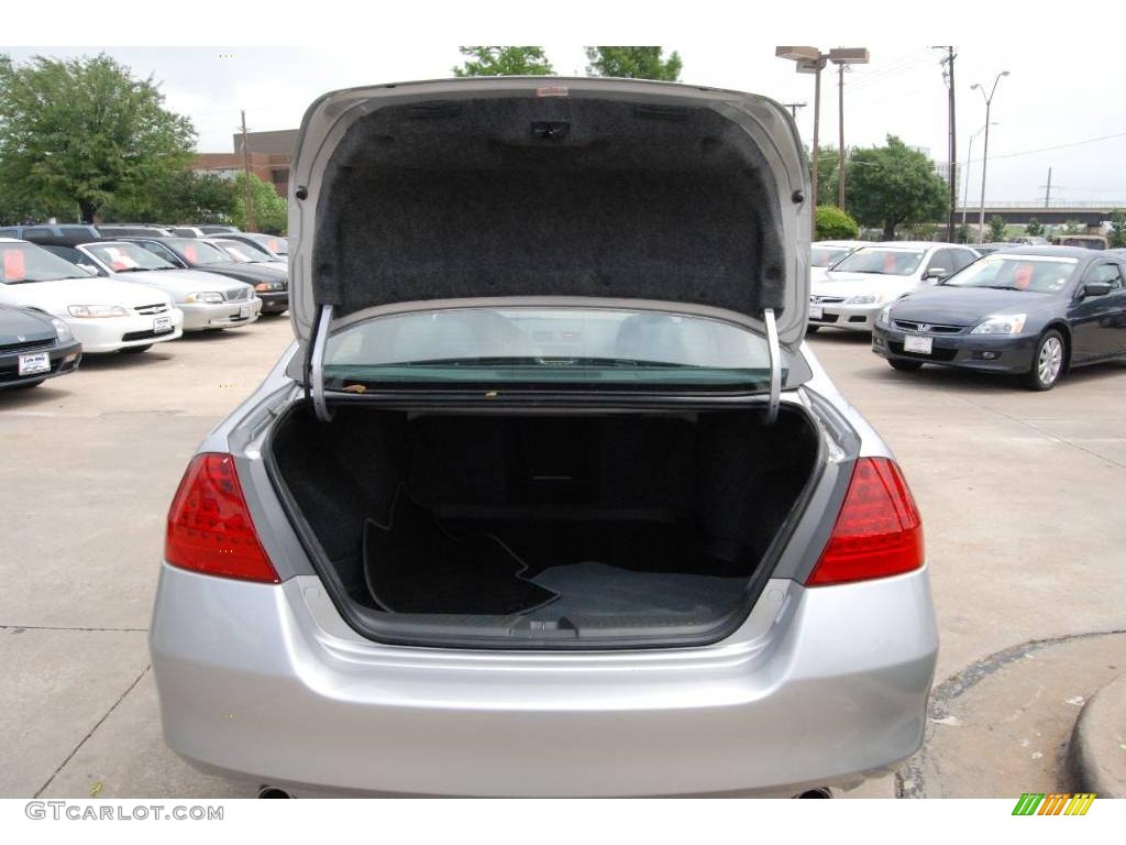 2007 Accord SE V6 Sedan - Alabaster Silver Metallic / Gray photo #37