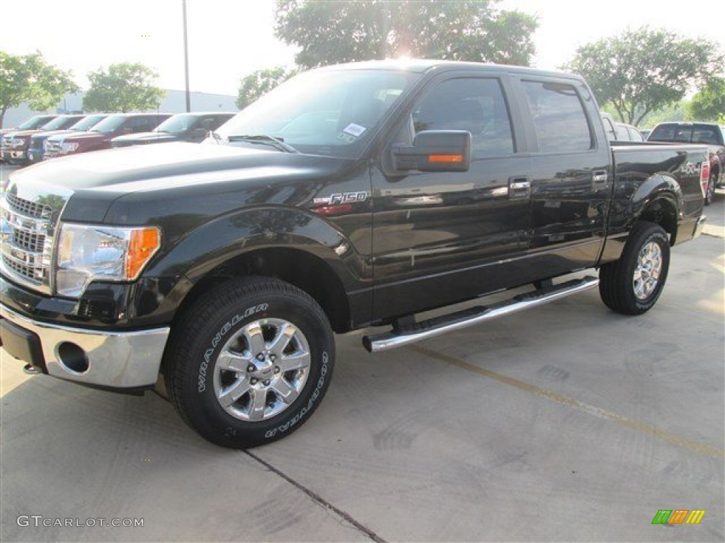 2014 F150 XLT SuperCrew 4x4 - Tuxedo Black / Steel Grey photo #1