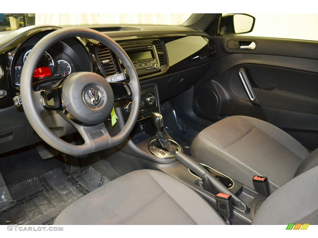Titan Black Interior 2013 Volkswagen Beetle 2.5L Photo #92202211