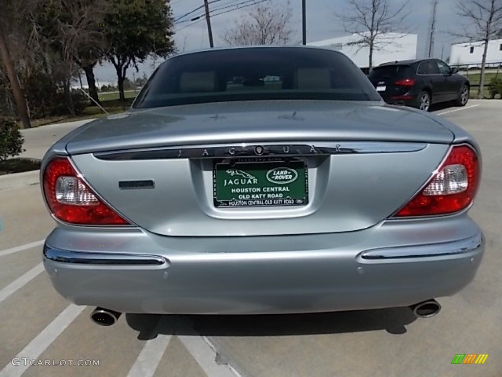 2007 XJ XJ8 - Liquid Silver Metallic / Barley/Charcoal photo #4