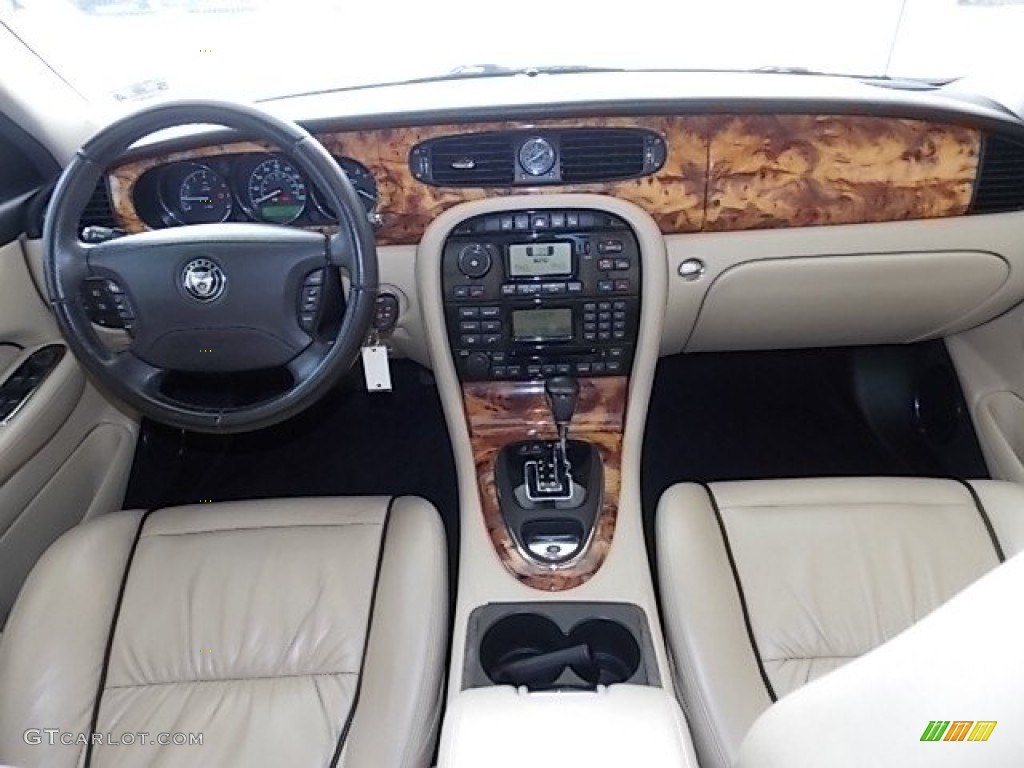 2007 XJ XJ8 - Liquid Silver Metallic / Barley/Charcoal photo #11