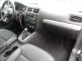 Black Uni - Jetta SE Sedan Photo No. 24