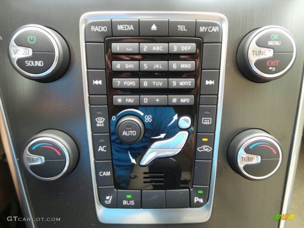 2015 Volvo XC60 T6 AWD Controls Photo #92217814