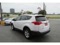 Super White - RAV4 XLE Photo No. 5