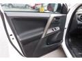 Super White - RAV4 XLE Photo No. 10