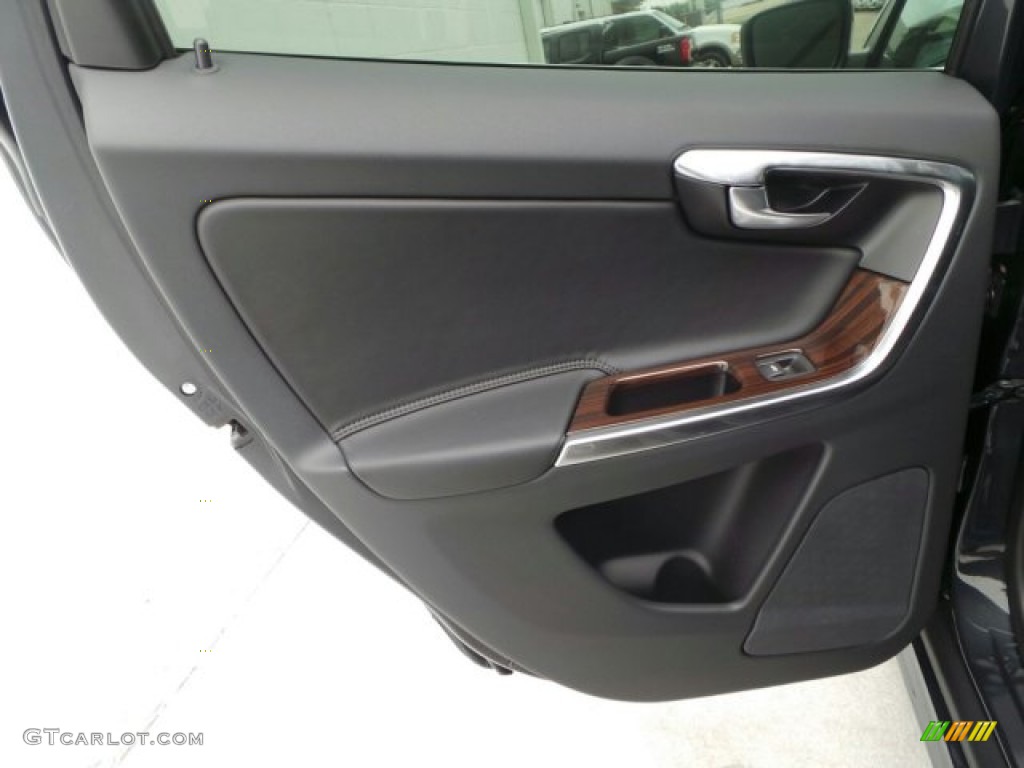 2015 Volvo XC60 T6 AWD Off Black Door Panel Photo #92219179
