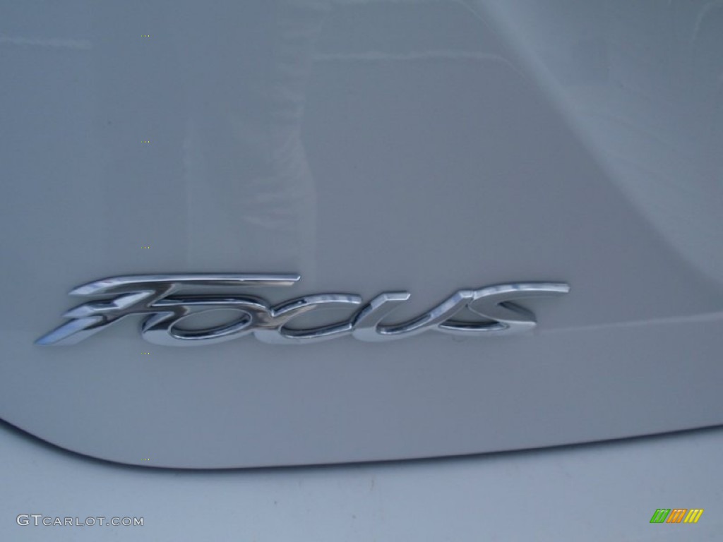2014 Focus SE Hatchback - Oxford White / Medium Light Stone photo #14