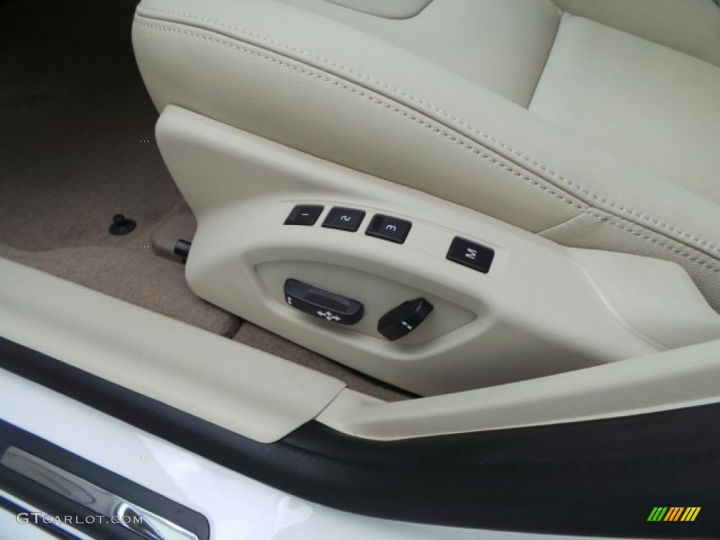 2015 Volvo V60 T5 AWD Controls Photo #92221309