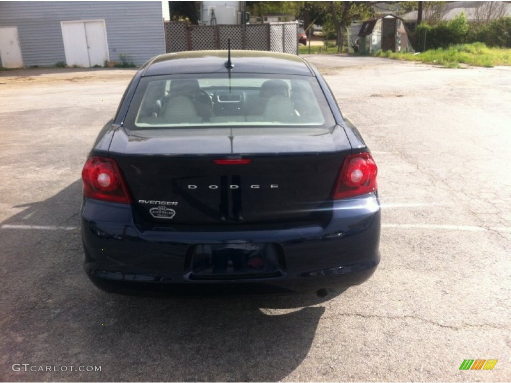 2013 Avenger SE - True Blue Pearl / Black/Light Frost Beige photo #3