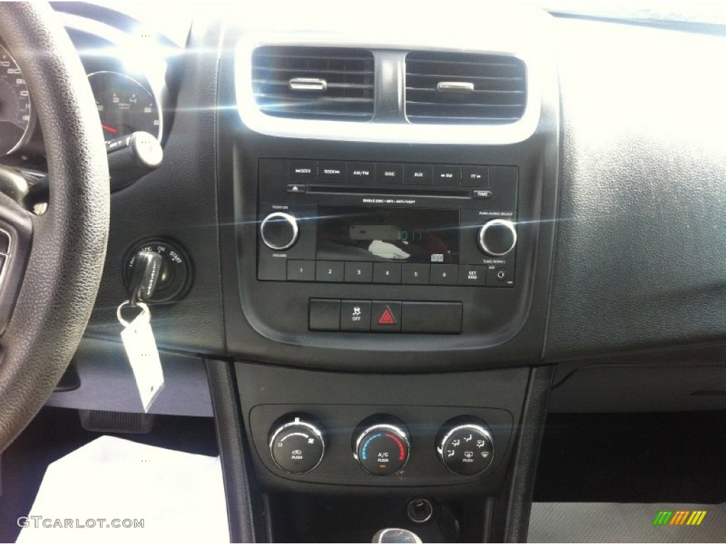 2013 Avenger SE - True Blue Pearl / Black/Light Frost Beige photo #11