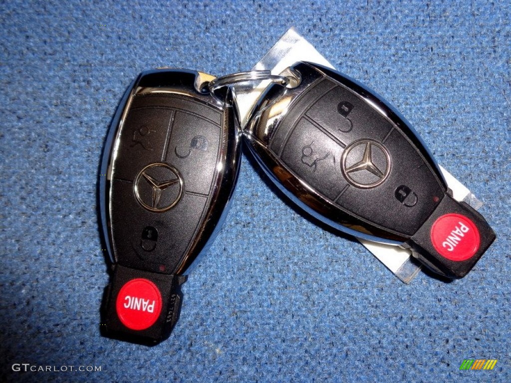 2008 Mercedes-Benz S 550 Sedan Keys Photos