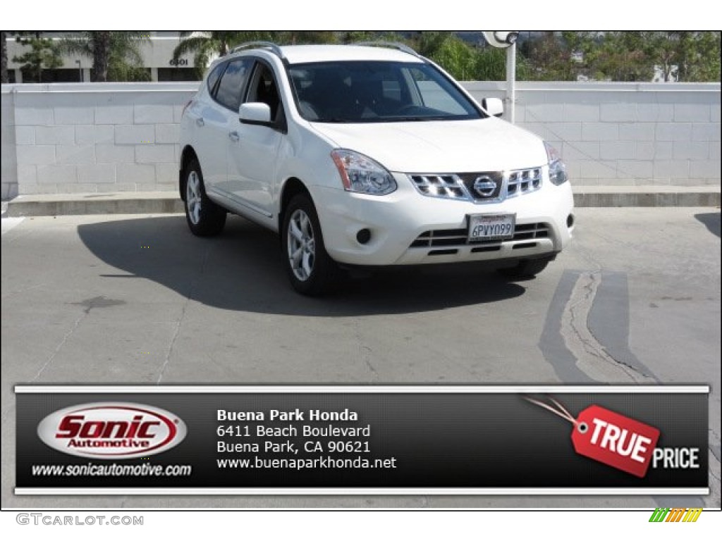 2011 Rogue SV - Pearl White / Black photo #1