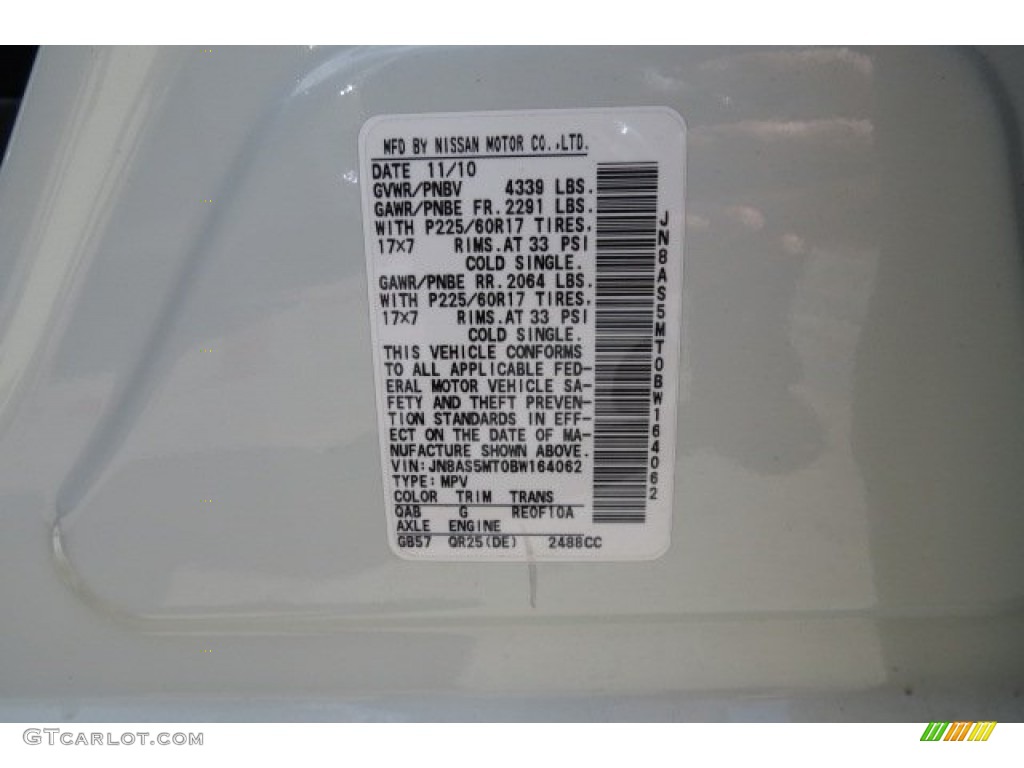 2011 Rogue SV - Pearl White / Black photo #9