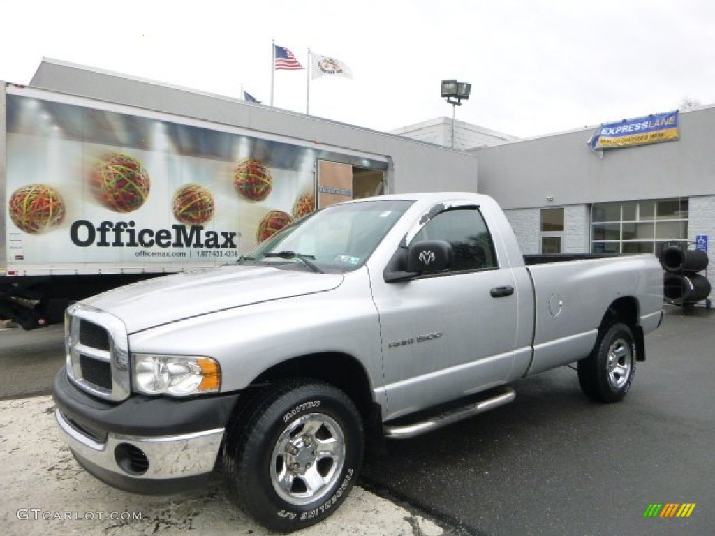 2004 Ram 1500 ST Regular Cab 4x4 - Bright Silver Metallic / Dark Slate Gray photo #1