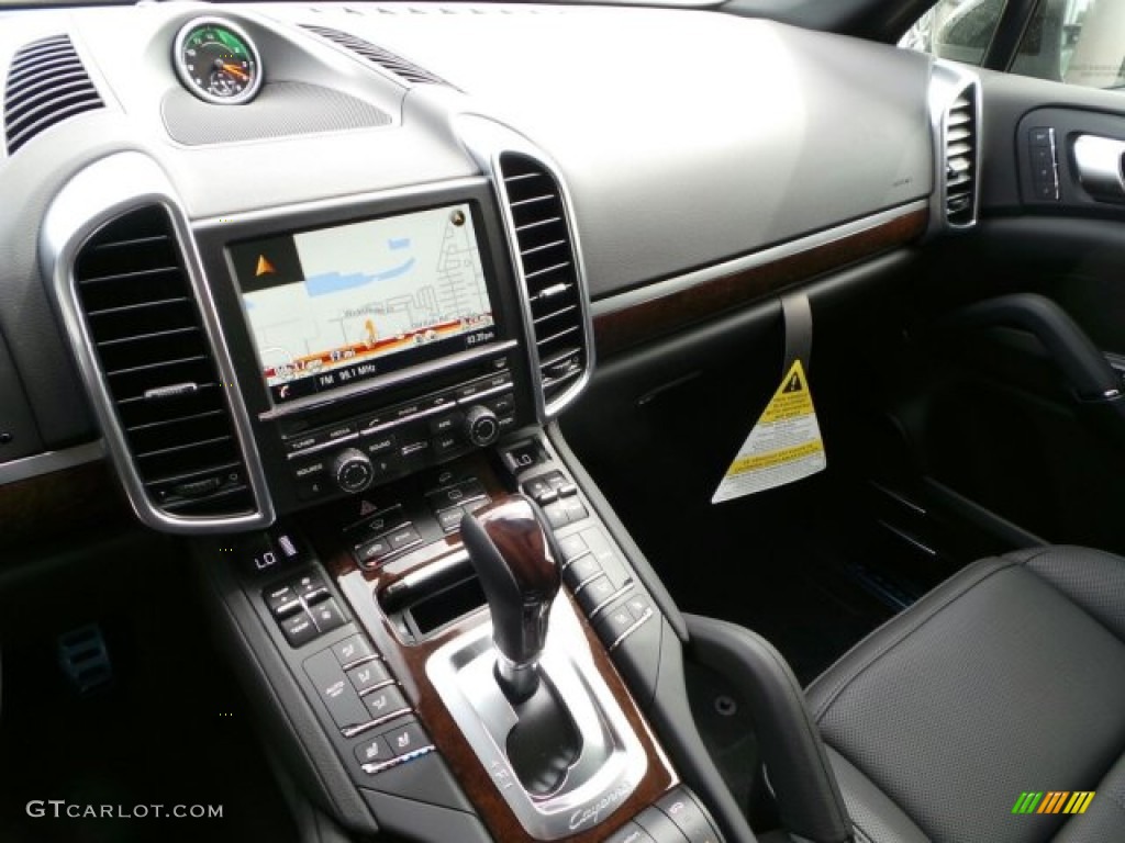 2014 Porsche Cayenne S Hybrid Controls Photo #92237633