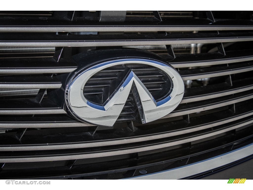 2012 Infiniti M 56 Sedan Marks and Logos Photos