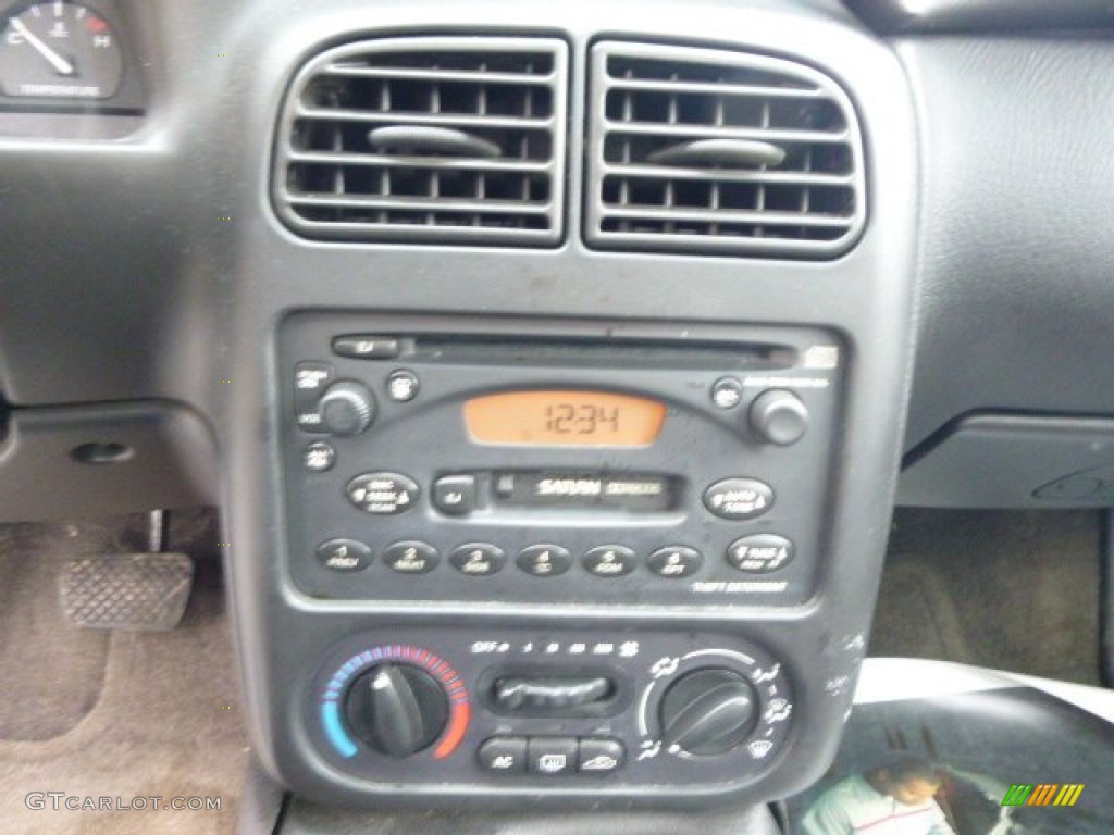 2002 S Series SL2 Sedan - Silver / Gray photo #16
