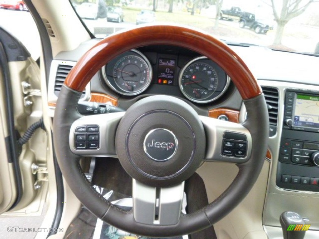 2011 Grand Cherokee Overland 4x4 - White Gold Metallic / Dark Frost Beige/Light Frost Beige photo #18