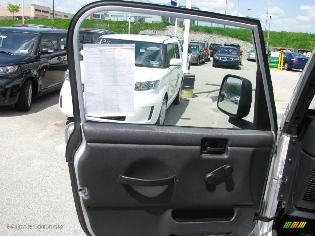 2004 Wrangler X 4x4 - Bright Silver Metallic / Dark Slate Gray photo #13
