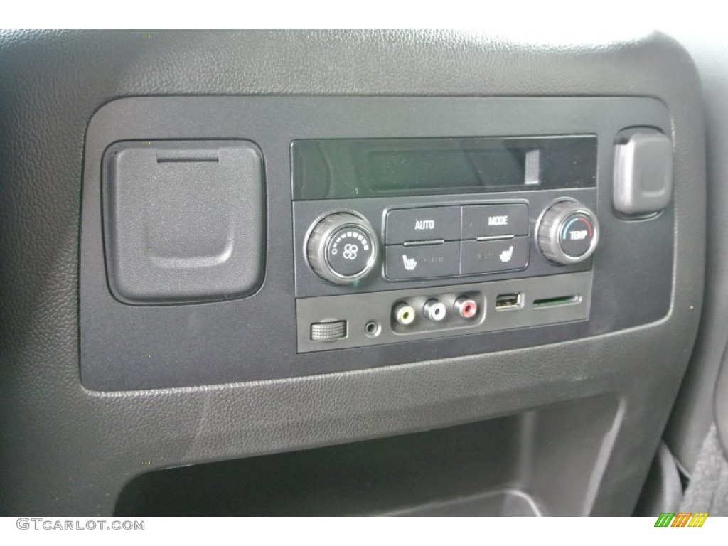 2015 GMC Yukon XL SLT 4WD Entertainment System Photo #92258921