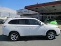 Diamond White Pearl - Outlander SE S-AWC Photo No. 6
