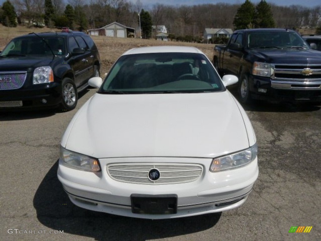 2004 Regal LS - White / Medium Gray photo #2