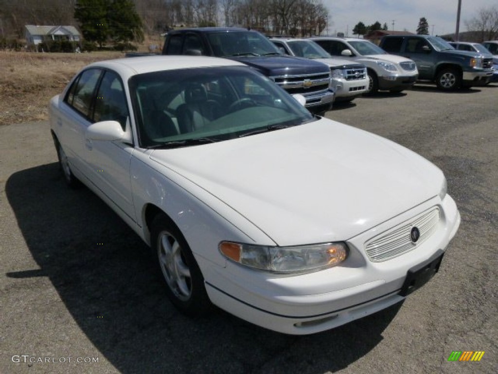 2004 Regal LS - White / Medium Gray photo #3