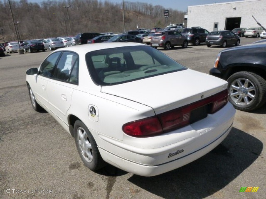 2004 Regal LS - White / Medium Gray photo #6