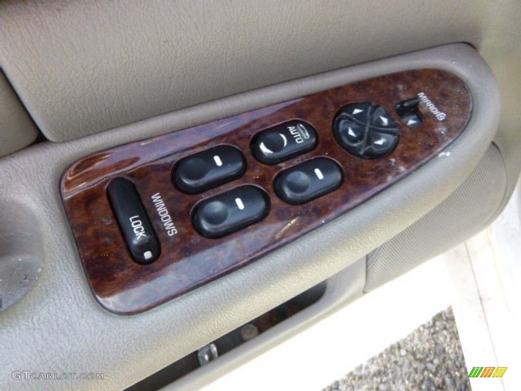 2004 Regal LS - White / Medium Gray photo #10