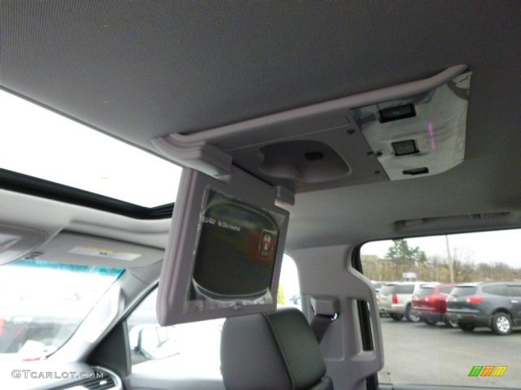 2015 Chevrolet Suburban LT 4WD Entertainment System Photo #92266561