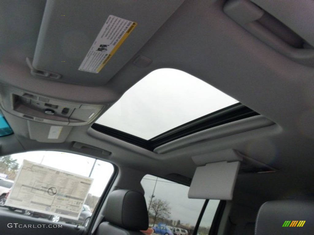 2015 Chevrolet Suburban LT 4WD Sunroof Photos