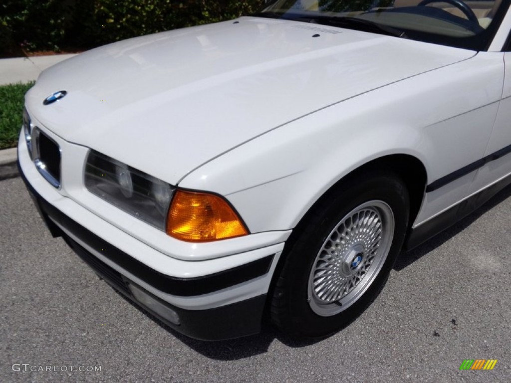 1994 3 Series 325i Convertible - Alpine White / Beige photo #31