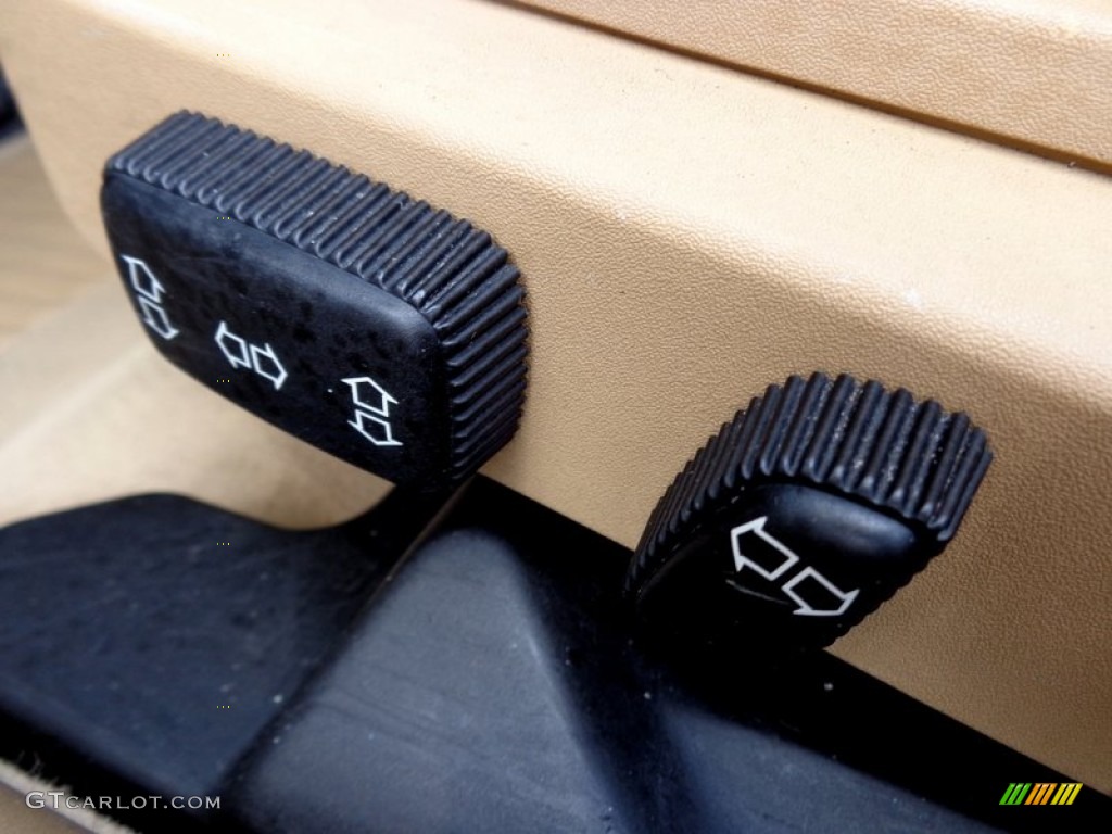 1994 BMW 3 Series 325i Convertible Controls Photo #92271730