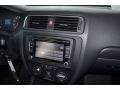 Black - Jetta SE Sedan Photo No. 17