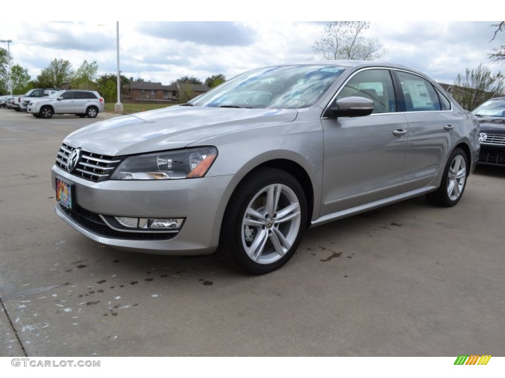 2014 Volkswagen Passat TDI SE Exterior Photos