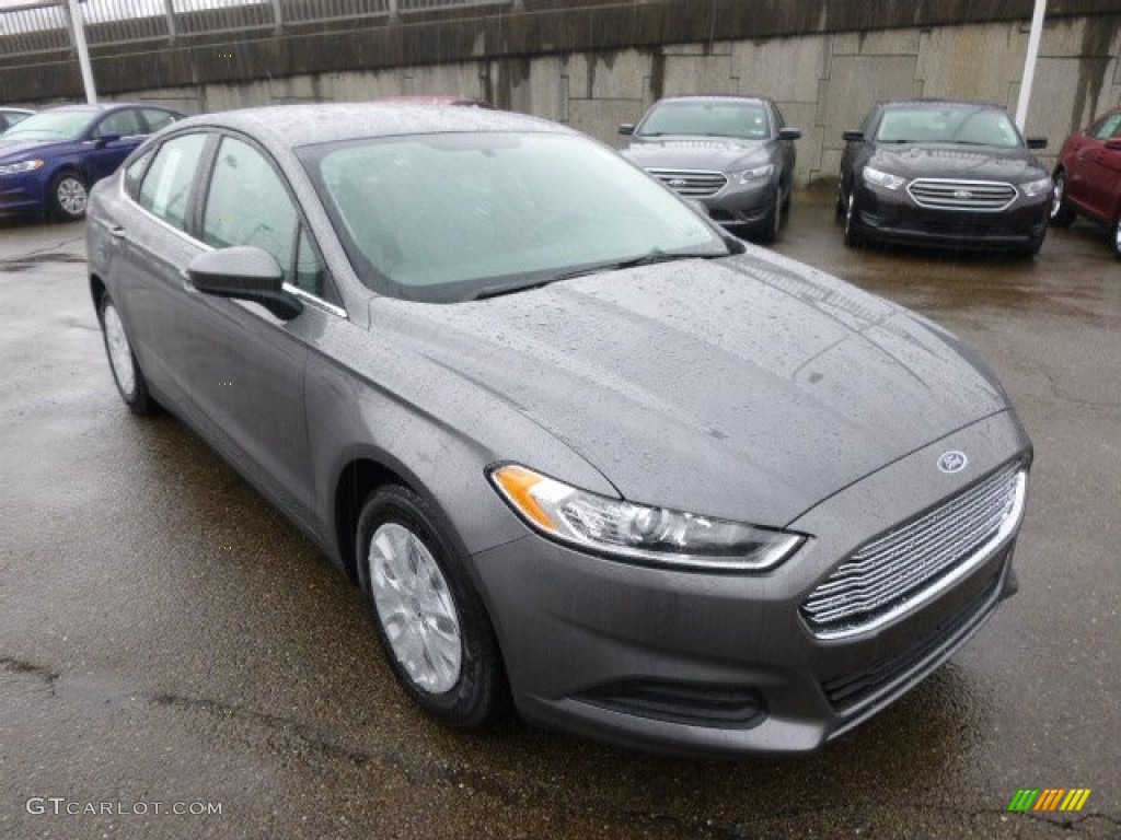 2014 Fusion S - Sterling Gray / Earth Gray photo #2