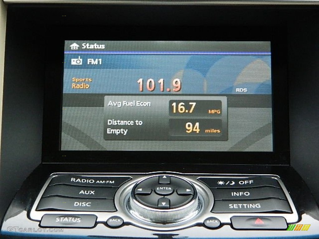2010 Infiniti FX 35 AWD Controls Photos
