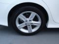 Super White - Camry SE Photo No. 15