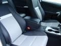 Super White - Camry SE Photo No. 24